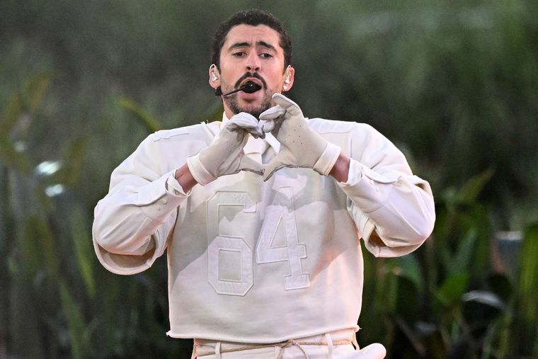 Al cancelarse el proyecto, Bad Bunny decidió bajarse del mismo para enfocarse en su música. Al cancelarse el proyecto, Bad Bunny decidió bajarse del mismo para enfocarse en su música.