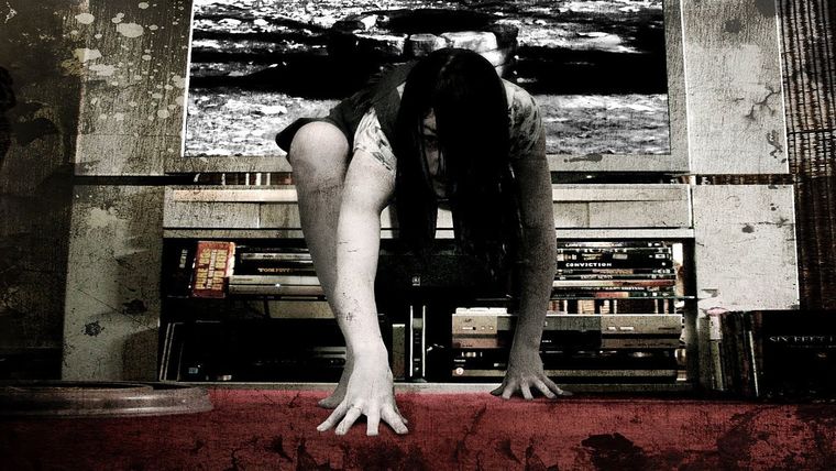 La maldición que llevó el terror japonés al mundo entero y convirtió una cinta de video en una sentencia de muerte. La maldición que llevó el terror japonés al mundo entero y convirtió una cinta de video en una sentencia de muerte.
