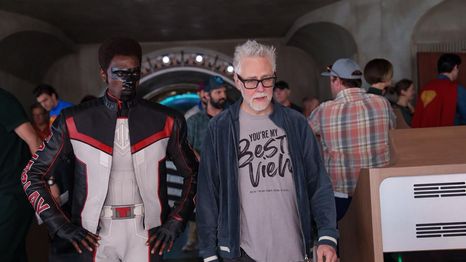 Para James Gunn lo divertido de dirigir las riendas de DC Stuidos es que no existe un día promedio.