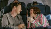 olivia colman y benedict cumberbatch llevan su guerra matrimonial al streaming, llega los roses olivia colman y benedict cumberbatch llevan su guerra matrimonial al streaming, llega los roses