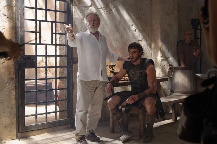 Ridley Scott junto a Paul Mescal en el set de Gladiador 2 Ridley Scott junto a Paul Mescal en el set de Gladiador 2