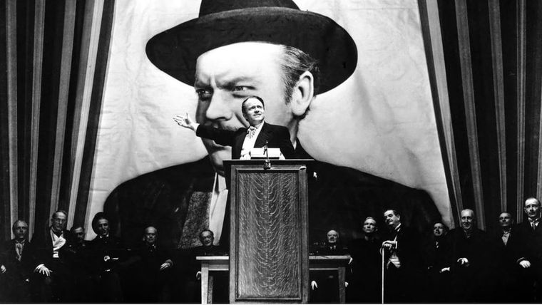 Orson Welles dirigió y protagonizó el clásico de 1941, El ciudadano Kane Orson Welles dirigió y protagonizó el clásico de 1941, El ciudadano Kane