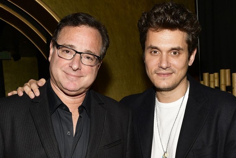 John Mayer junto a Bob Saget