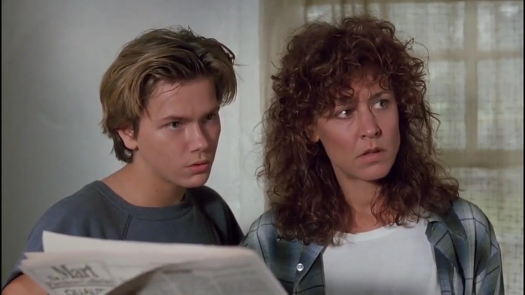 River Phoenix fue nomiado al Oscar al Mejor Actor de Reparto con solo 18 años. River Phoenix fue nomiado al Oscar al Mejor Actor de Reparto con solo 18 años.