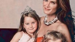 igualitas a la madre: asi lucen hoy las hermosas hijas de brooke shields