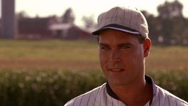 Ray en uno de sus recordados papeles, Field of Dreams