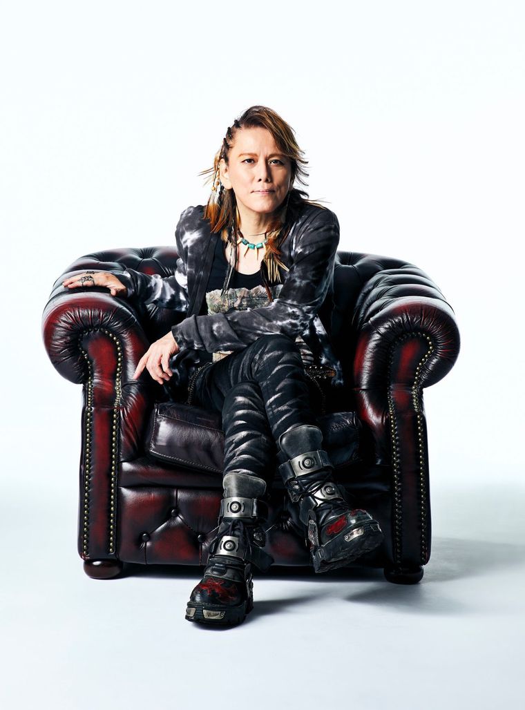 Nobuo Yamada, NoB, cantante japonés y responsable de la mítica canción de apertura de Los Caballeros del Zodiaco. Nobuo Yamada, NoB, cantante japonés y responsable de la mítica canción de apertura de Los Caballeros del Zodiaco.