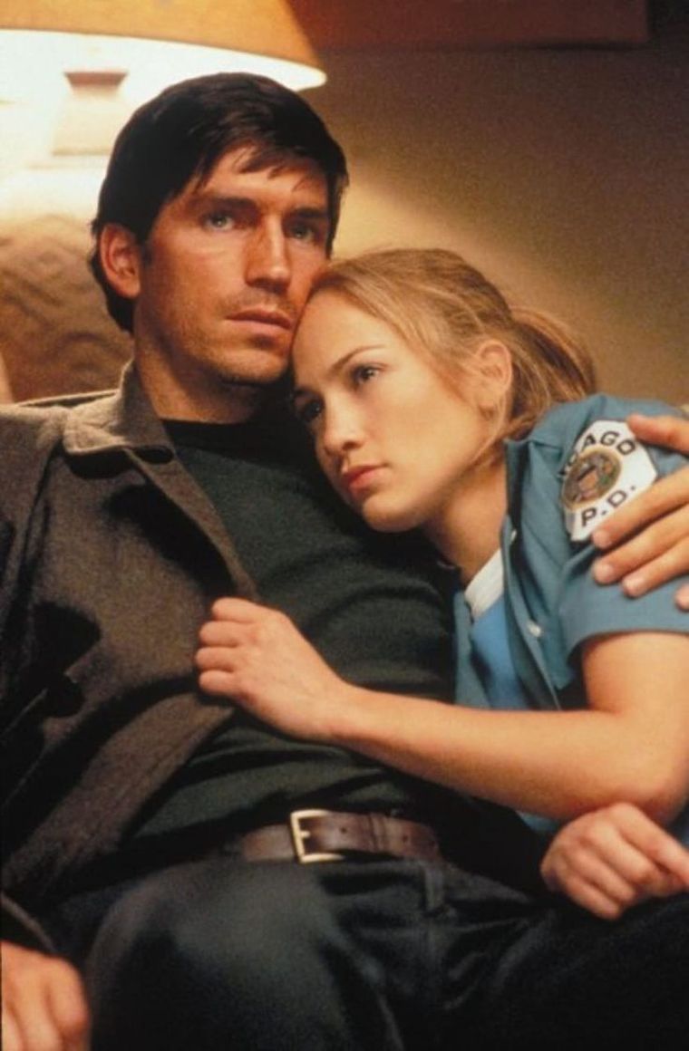 Jennifer Lopez y Jim Caviezel protagonizan este intenso drama romántico que hoy causa furor en Netflix. Jennifer Lopez y Jim Caviezel protagonizan este intenso drama romántico que hoy causa furor en Netflix.