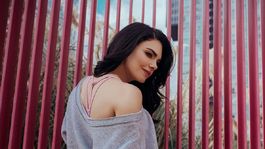 livia brito enseno lo de atras con una calza casi inexistente livia brito enseno lo de atras con una calza casi inexistente