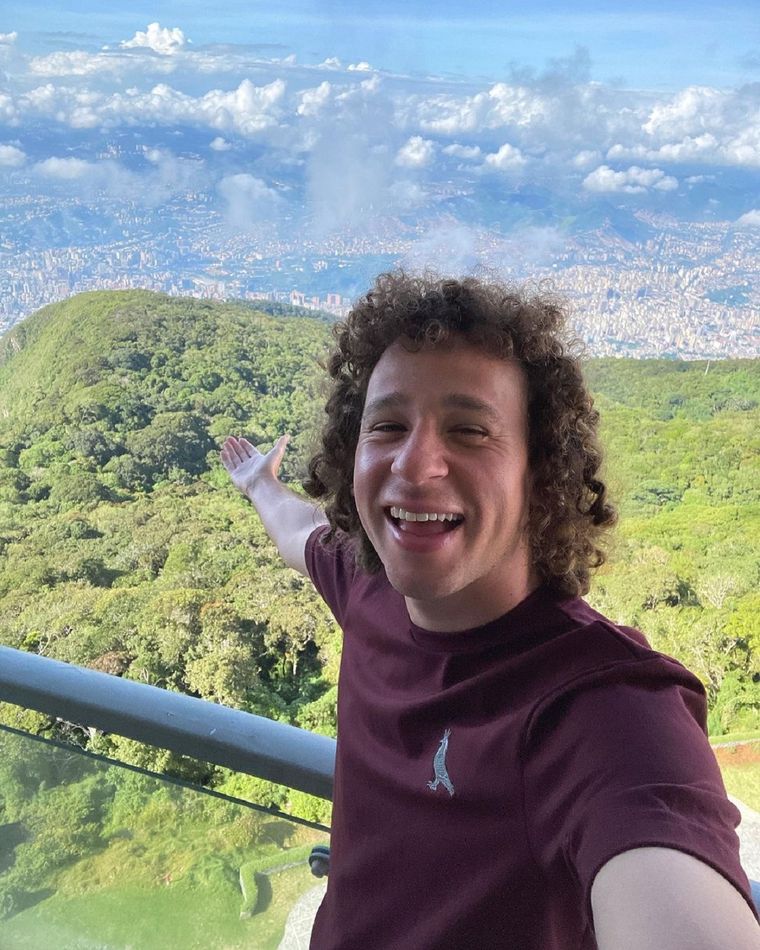 Luisito Comunica fue duramente criticado en redes sociales.