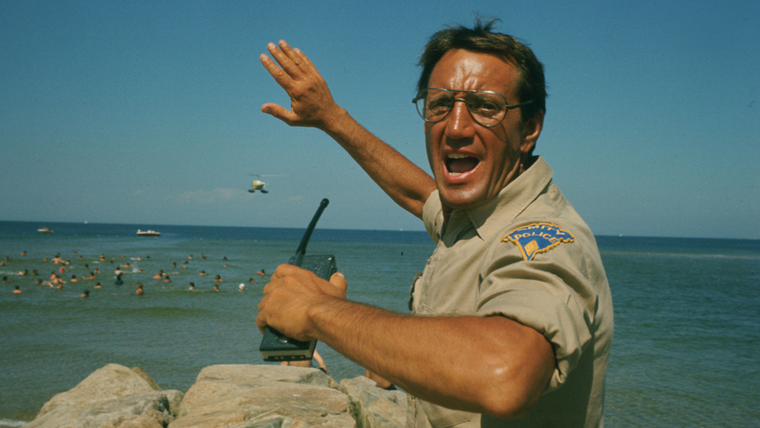 La película se convirtió en un verdadero éxito de taquilla. La película se convirtió en un verdadero éxito de taquilla. 