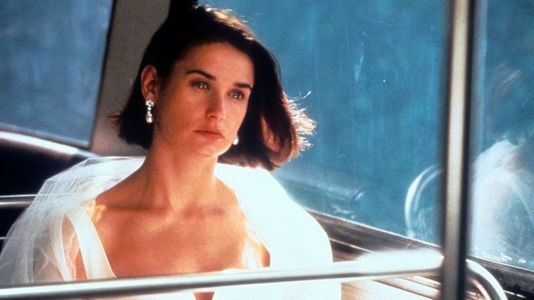 Demi Moore protagoniza Una propuesta indecente (1993).
