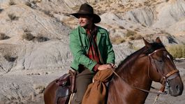 Pedro Pascal es uno de los protagonistas de Extraña forma de vida (2023), dirigido por Pedro Almodóvar.