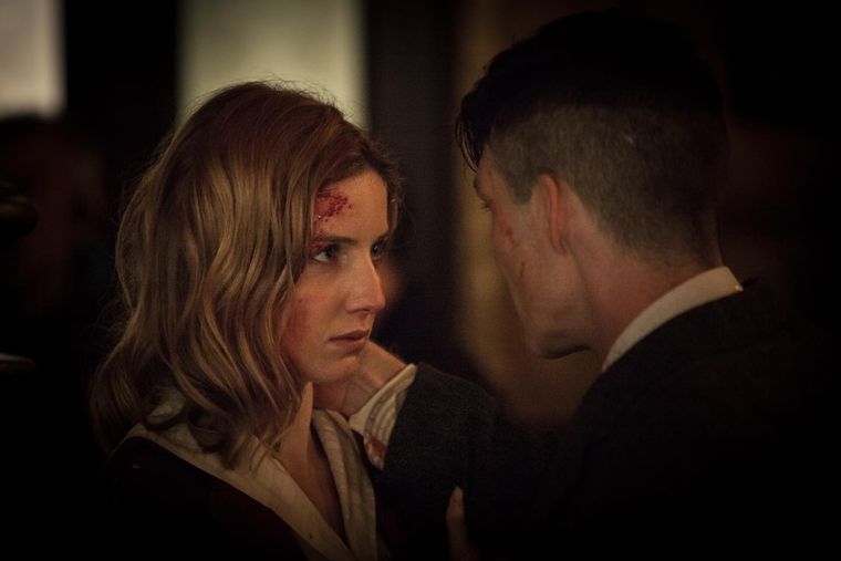 Grace se convierte en un personaje clave para la historia de Tommy Shelby Grace se convierte en un personaje clave para la historia de Tommy Shelby