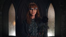 Christina Ricci interpreta a la profesora Thornhill