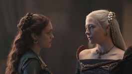 La amistad entre Alicent y Rhaenyra no existe en los libros