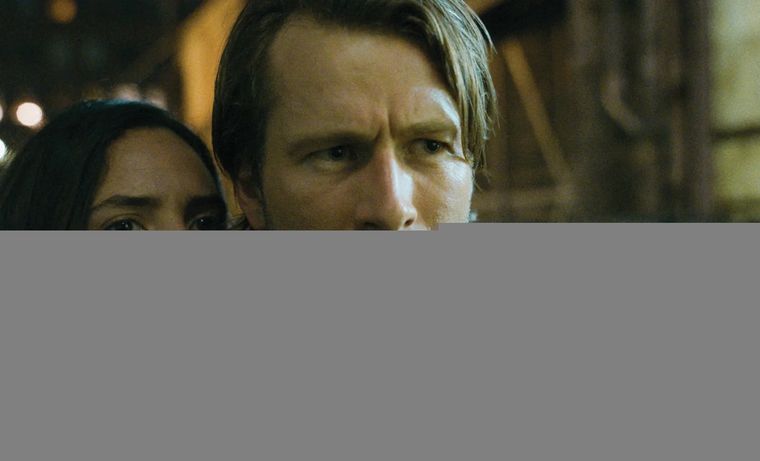 Glen Powell y Adria Arjona protagonizan una de las películas más elogiadas del año