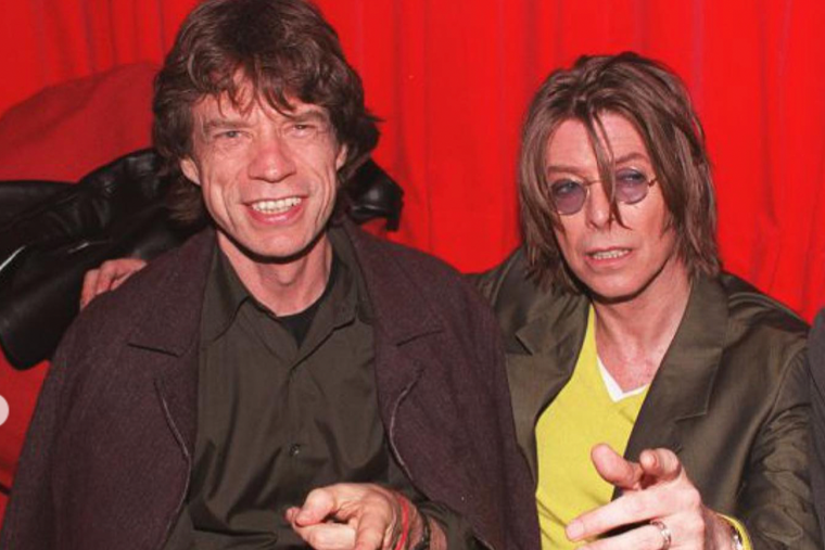 Mick Jagger tuvo muchos romances, uno de ellos apunta a David Bowie.