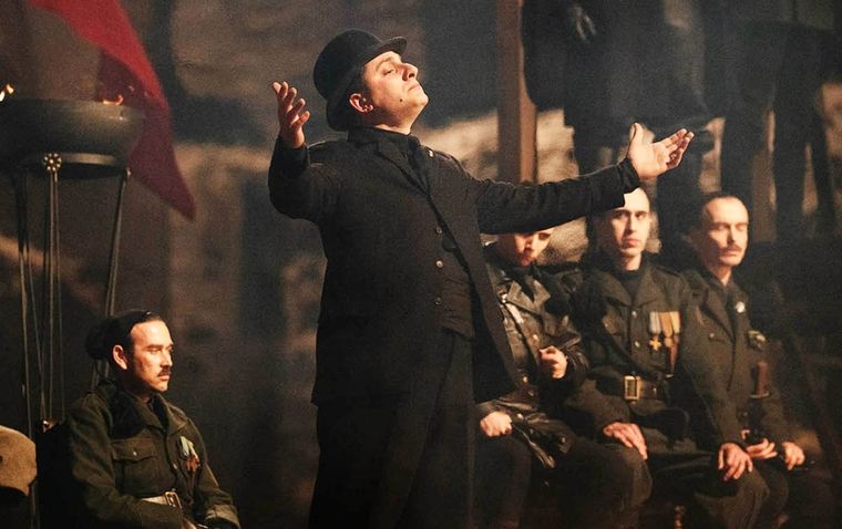 La esperada serie del director de Orgullo y prejuicio confirma su estreno en streaming.