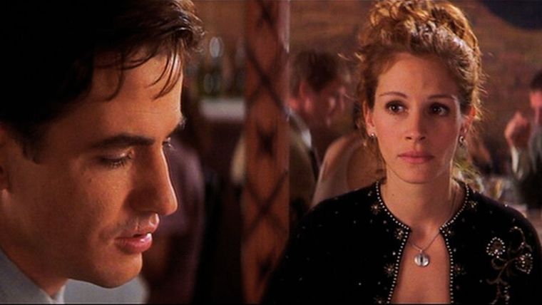 Julia Roberts y Dermot Mulroney fueron los actores elegidos para protagonizar la aclamada rom-com.