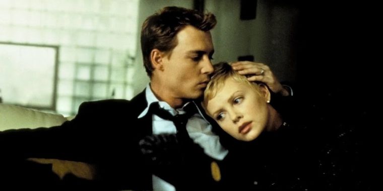 Charlize Theron y Johnny Depp protagonizan El engendro. Charlize Theron y Johnny Depp protagonizan El engendro.