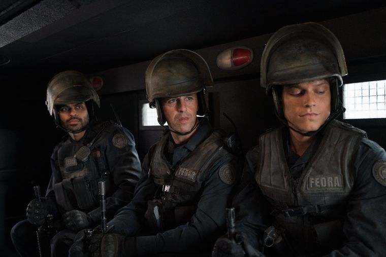 Peck se puso en la piel de Janowitz, un soldado de FEDRA, que aparece en el inicio del cuarto episodio de la segunda temporada de The Last of Us. Peck se puso en la piel de Janowitz, un soldado de FEDRA, que aparece en el inicio del cuarto episodio de la segunda temporada de The Last of Us.