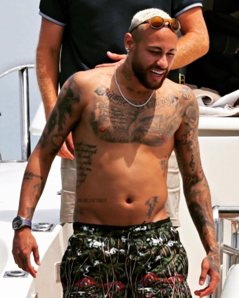 Neymar lució con exceso de peso en sus vacaciones.