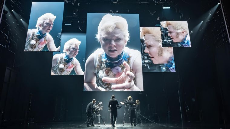 Sarah Snook protagoniza la obra teatral londinense, El retrato de Dorian Gray.