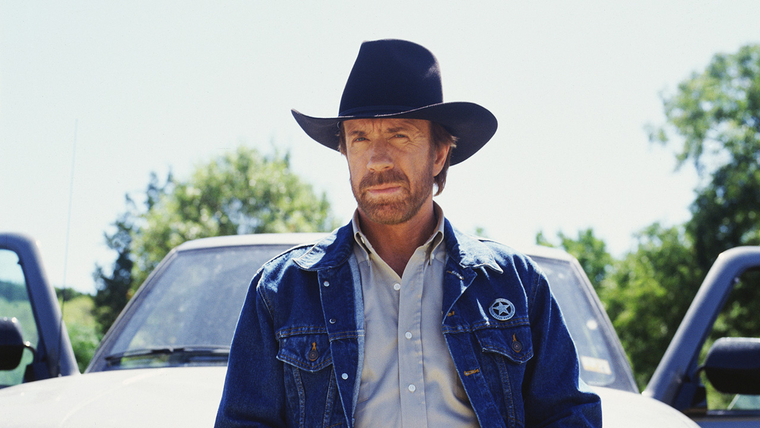 Chuck Norris protagonizó Walker, Texas Ranger durante ocho temporadas. Chuck Norris protagonizó Walker, Texas Ranger durante ocho temporadas.