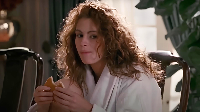 Julia Roberts le da vida a Vivian Ward en Mujer bonita (1990).