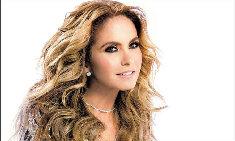 Lucero se encuentra en la lista del Top 65 de los artistas en español con mayores ventas de discos.