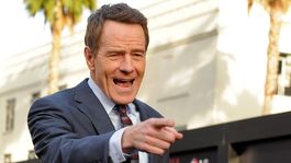 Bryan Cranston produjo y actuó en Sneaky Pete, la serie que comenzará a verse también por TV