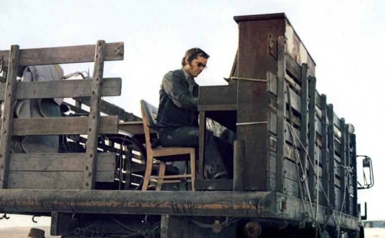 Jack Nicholson se enfrenta a sí mismo en Mi vida es mi vida. Jack Nicholson se enfrenta a sí mismo en Mi vida es mi vida.