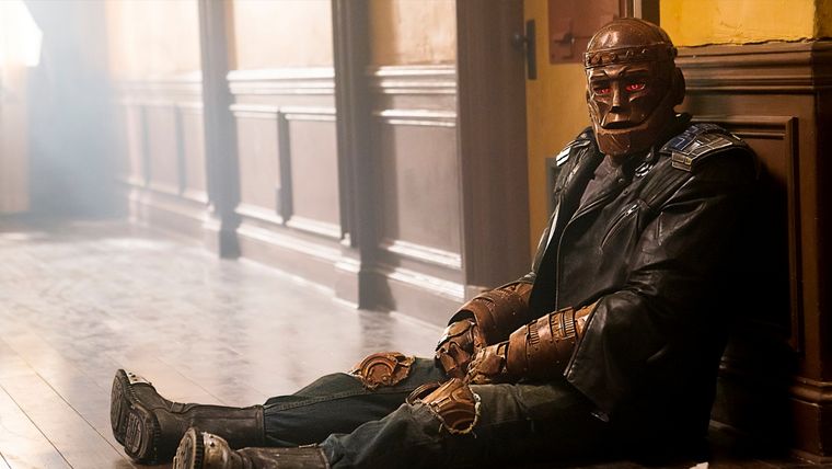 Doom Patrol es una serie protagonizada por personajes fuera de lo normal.