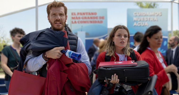 Rivalidades y romances inesperados en este entretenido listado de Netflix