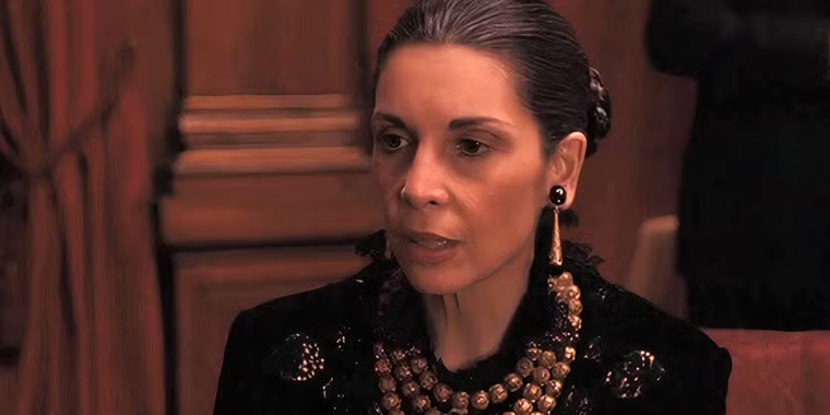 Talia Shire como Connie Corleone en El Padrino 3. Talia Shire como Connie Corleone en El Padrino 3.