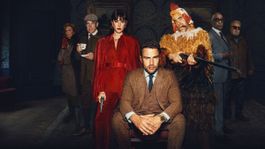 Los caballeros es una serie que se estrenó este jueves y tiene 8 capítulos Los caballeros es una serie que se estrenó este jueves y tiene 8 capítulos