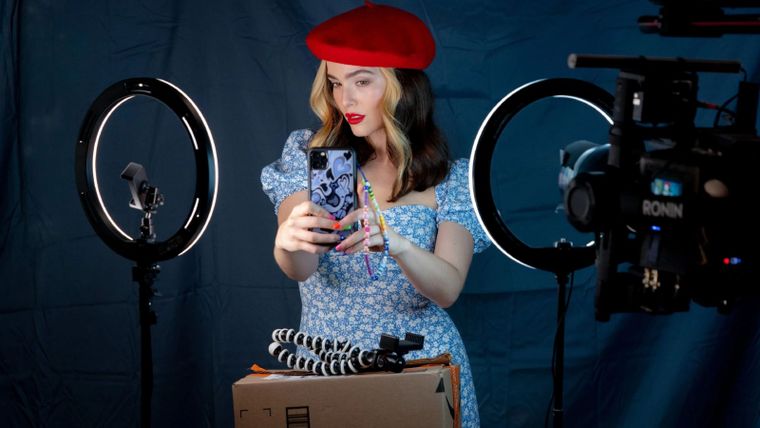 Falsa influencer, la película sobre los engaños de las redes sociales