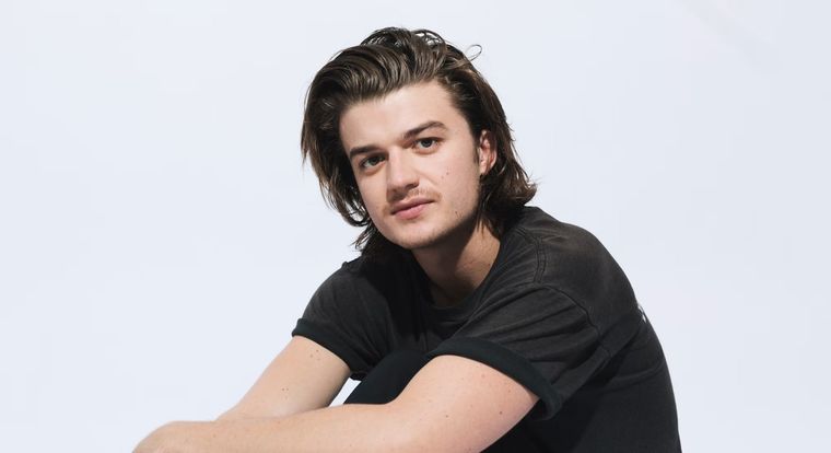 Para cuidar su cabellera, Joe Keery evitaba lavarla y cortarla con mucha periodicidad