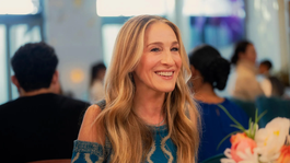 Sarah Jessica Parker regresa como Carrie Bradshaw para la nueva temporada de And Just Like That. Sarah Jessica Parker regresa como Carrie Bradshaw para la nueva temporada de And Just Like That.