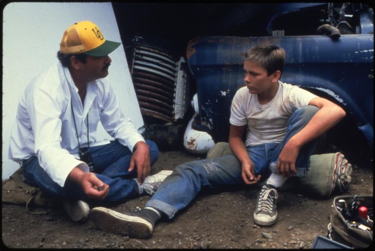 Rob Reiner junto al joven River Phoenix en el rodaje de "Cuenta Conmigo". Rob Reiner junto al joven River Phoenix en el rodaje de "Cuenta Conmigo".
