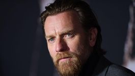 Ewan McGregor llama a detener el odio