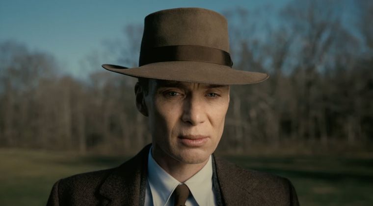 Cillian Murphy interpreta a J. Robert Oppenheimer