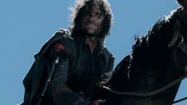 Viggo Mortensen como Aragorn en la segunda entrega de El Señor de los Anillos. Viggo Mortensen como Aragorn en la segunda entrega de El Señor de los Anillos.
