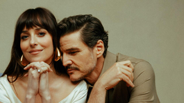 Dakota Johnson junto a Pedro Pascal