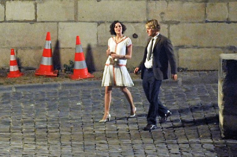Medianoche en París es una película de comedia romántica que se estrenó en el 2011
