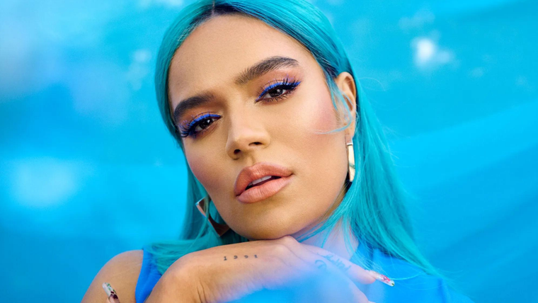 La cantante mostró su enojo por el exceso de edición a su cuerpo y rostro.