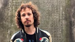 luisito comunica insulto a los empleados de una aerolinea por perder su equipaje