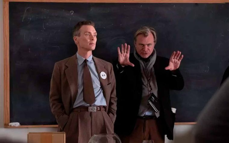 Como respuesta a la historia incompleta que presentó Christopher Nolan, James Cameron dirigirá la adaptación de los libros de Charles Pellegrino, Ghosts of Hiroshima y The Last Train from Hiroshima. Como respuesta a la historia incompleta que presentó Christopher Nolan, James Cameron dirigirá la adaptación de los libros de Charles Pellegrino, Ghosts of Hiroshima y The Last Train from Hiroshima.