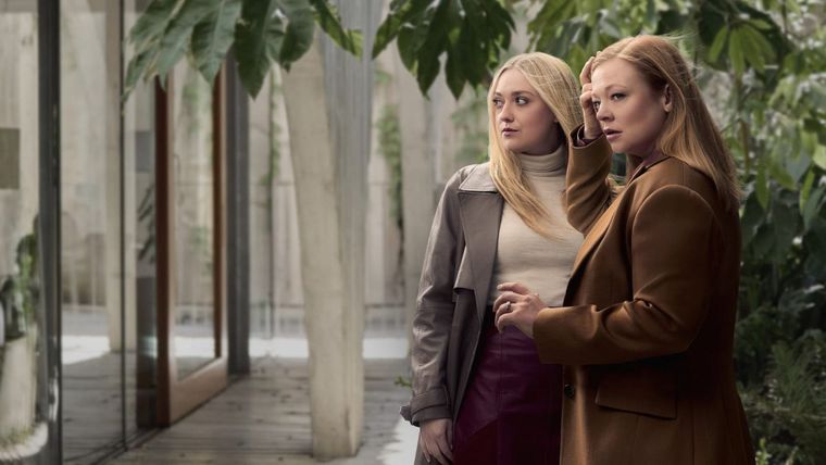 Dakota Fanning y Sarach Snook en All Her Fault. Dakota Fanning y Sarach Snook en All Her Fault. 